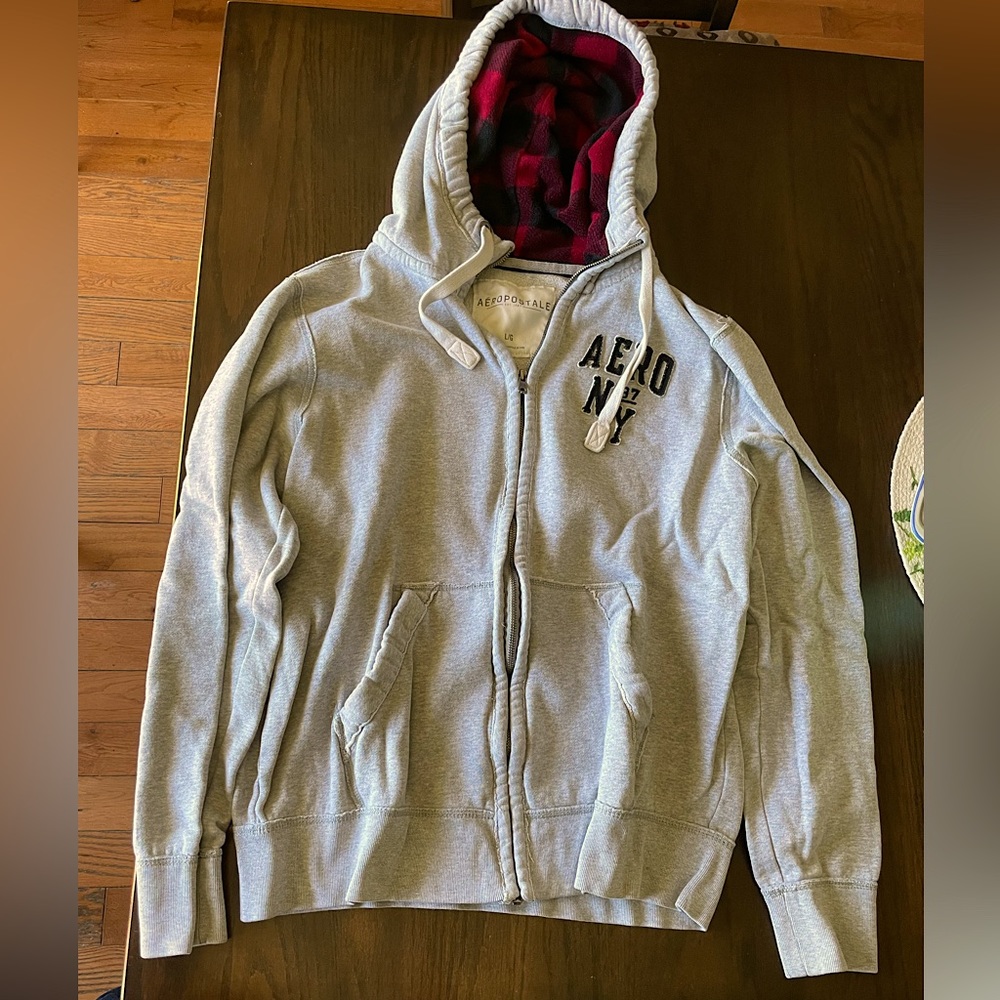 AéRopostale men’s size large, zip, hooded jacket.